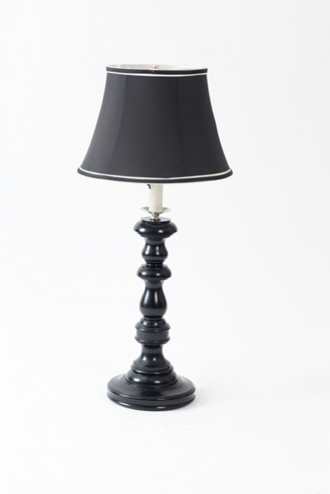 Lampe noire de style colonial 1970.