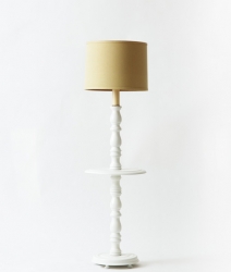 Lampe torchère blanche de style colonial 1970