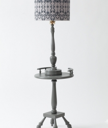 Lampe torchère grise de style colonial 1970